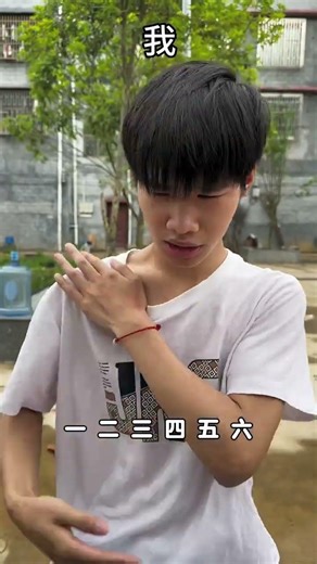 你们小时候是不是跟我奶也一样的呀！ @快手热点(O40300129) @快手短剧(O40300067) #守村人 #指尖生花 #意想不到的结局