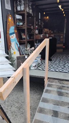 Only 1 hour left to stop out at May’s Country Store for our Holiday Pop Up Shop at Mays Country Store | Practically Perfect Painting, Crafts, & Events | Facebook