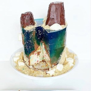 693K views · 1.1K reactions | Check out this tutorial on the simplest way to make the new 2020 cake trend - THE ISLAND CAKE! | MetDaan Cakes | Facebook