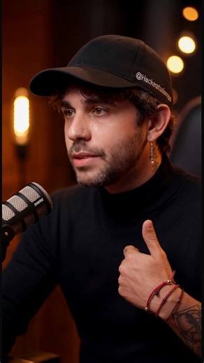 Trump ha prohibido Anthropic en todo el gobierno federal. Es la primera empresa americana etiquetada como riesgo de seguridad nacional. Karpathy publicó un GPT completo en 243 líneas de Python puro. Alibaba lanzó Qwen 3.5 open-source con rendimiento de Claude Sonnet. Y NVIDIA batió récords con 68 mil millones en un solo trimestre. Esta semana ha sido histórica para la inteligencia artificial. Comparte esto con alguien que necesite ponerse al día. #hackeatutiempo #IA #automatizacion #inteligencia