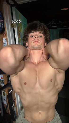 Zack Fullmer on Instagram: "Tuff? . . . . . #gym #explorepage #muscle #aesthetics #follow #flow #bodybuilding #fyp #ᴇxᴘʟᴏʀᴇᴘᴀɢᴇ #muscle #lats #biceps"