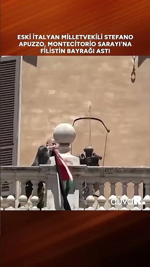 Eski İtalyan Milletvekili Stefano Apuzzo, Montecitorio Sarayı'na Filistin bayrağı astı #shorts