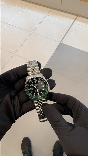 Seiko 5 Sports SSK035K1 SKX GMT Men's Bi-Colour Bezel Green Dial Bracelet Watch #seiko #seiko5