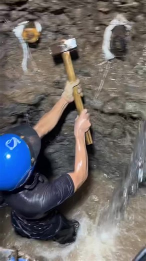 Why do you need to put wooden sticks in the wall when digging a well?#fyp #tiktok