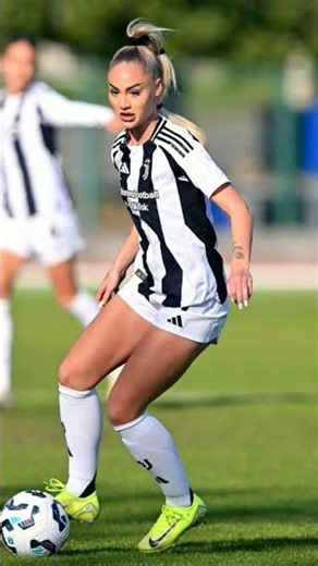 #AlishaLehmann #SwissFootball #WomenFootball #Football #FootballGirl #Soccer #Athlete #Sports