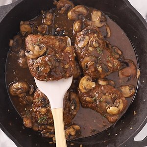 3.7K views · 71 reactions | {NEW!} Cube Steak with Gravy features tender, seasoned meat enveloped in a savory mushroom gravy. This simple, one pan meal is easy to make and a family favorite! RECIPE: https://www.pumpkinnspice.com/cube-steak-with-gravy/ | Pumpkin 'N Spice | Facebook