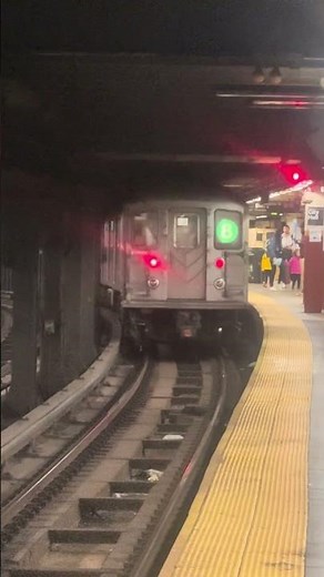 Manhattan, New York - 8 Train