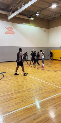 Real hoopers tap in #livestream #basketballball #2kcommunity