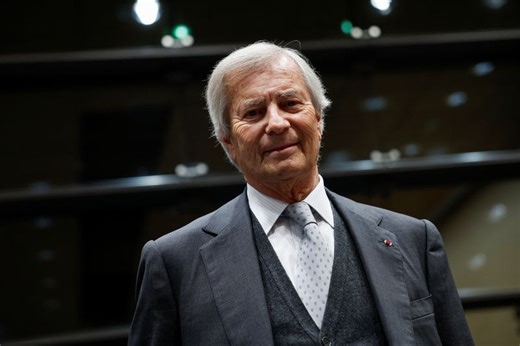 Lacking targets, Bolloré to pay out massive dividend