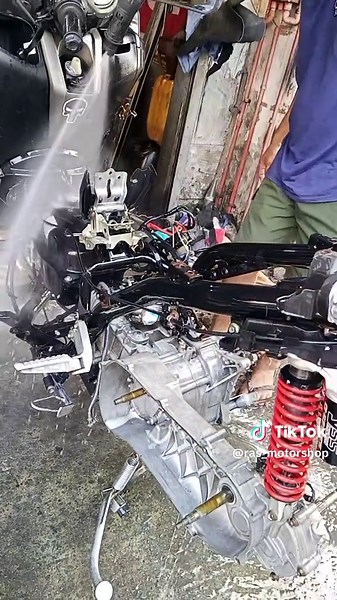 Another one, From Malabon!!😲💪💪 PMS PACKAGE WITH ENGINE WASH AND ENGINE BAY CLEANING We do the following; Throttle body cleaning ✅ Fi cleaning ✅ CVT cleaning ✅ Engine cleaning ✅ Valve clearance✅ Magneto repaint and stator cleaning ✅ Replace fuel filter (labor only and applicable to small scooter only) ✅ Tune up ✅ Reset ECU ✅ Brake shoe/pad cleaning (rear only)✅ Check and clean spark plug✅ Cleaning air box and element ✅ Cleaning fuel tank (for small scooter only) or Yung nasa likod yung tangke 