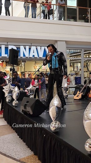 Little Less Conversation #elvis #mall #show #Brampton #sing #eta #celebration #dance #toronto #canada #style #70s #concert #fun #hamont #goodmorning @bccstyle @oldnavy | 𝐂𝐨𝐯𝐢𝐝-𝐄𝐥𝐯𝐢𝐬