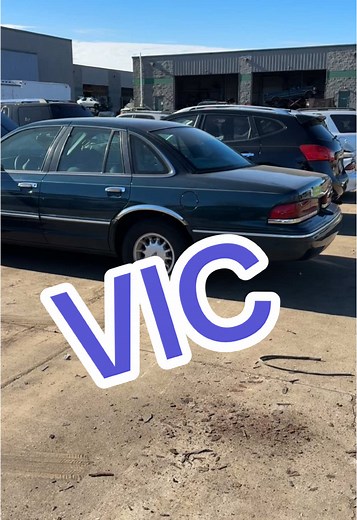 Exploring the Ford Crown Victoria: Rust and Parts Insights