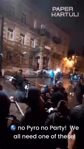 🌎 no Pyro no Party! We all need one of these! | Hooligans Video's