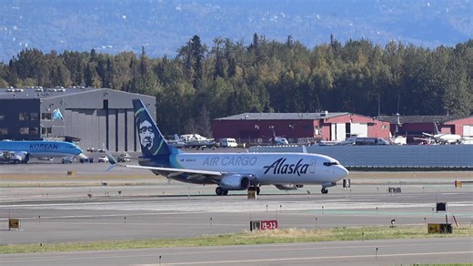 Alaska Air Cargo 737-890F Taking off Runway 33 Anchorage-Bethel