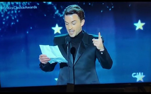 Jonathan Bailey acceptance speech for supporting actor in a limited series for Fellow Travelers. Such an amazing speech, very heartfelt and moving! Congratulations Jonny!! 🎉🎉🎉🌈🌈🌈