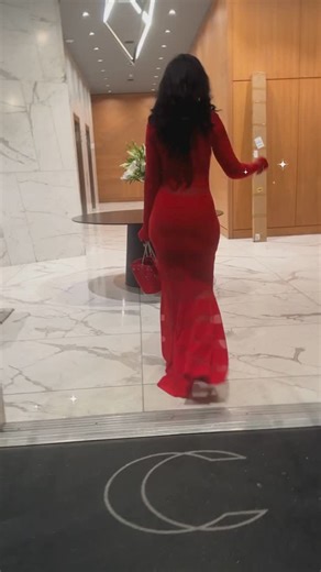 JJ Smith | Weight Loss Expert | Nutritionist on Instagram: "Finally—a natural solution that flattens your belly AND eases stomach bloat. You’ve probably tried everything to fix bloating and flatten your belly—fad diets, detox teas, all them ab workouts. But here’s the thing: your gut needs a natural cleanse, not a quick fix. That’s why I love Tummy Focus. It’s not a laxative. It’s a digestive cleanser that works with your body to flush toxins and waste through your colon over a 12 hour period; o