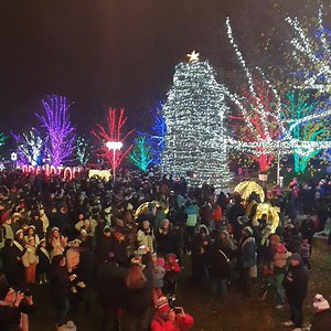 We've lit the Christmas Tree! Downtown Brampton is all aglow as we kick off our Christmas season. Enjoy this special time of year! | Paul Vicente - Stand UP for Brampton