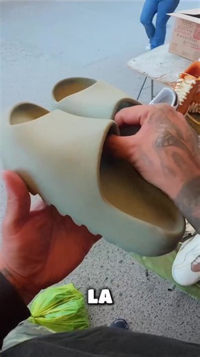 Yeezy en el tianguis de Tijuana: ¿Valen la pena?