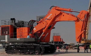 日立 HITACHI EX1900 矿用挖掘机组装