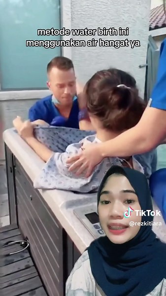 Persalinan di Air: Metode Melahirkan yang Unik