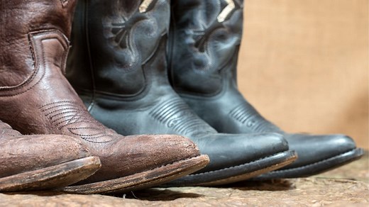 Why Are Cowboy Boots Pointed? Unraveling The Western Mystery