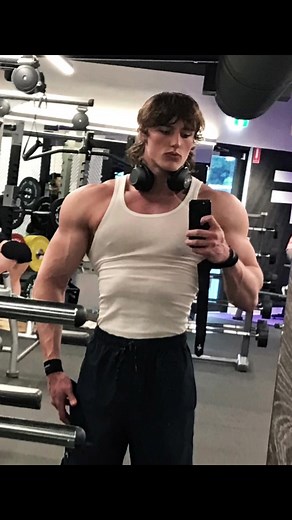 Amazing Adult Transformation from 18 to 21 Gym Journey