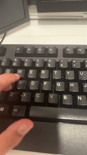 Do not buy this keyboard