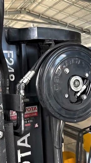 What Fails First Here… The Hose Or The Fitting? 👀