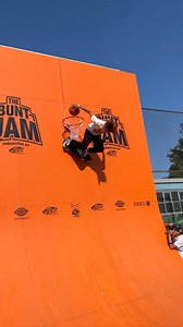 Curren Caples dunkin on em 🏀 🤳 Lui Elliott | BOARDWORLD