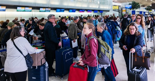 Newark air traffic control lost contact with pilots at least twice before, source says
