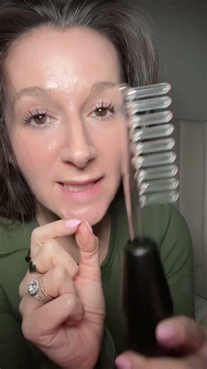 If you’re trying to wake up sleepy roots and give your scalp some love… this little wand is the vibe