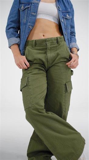 Nada como nuestro Mid Rise cargo baggy, para sentirte auténtica y cómoda. | Gap