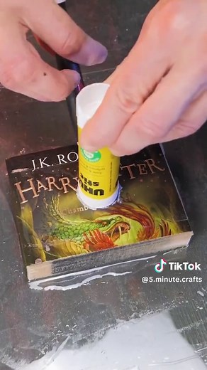DIY Harry Potter Book Phone Case: Upcycling Magic