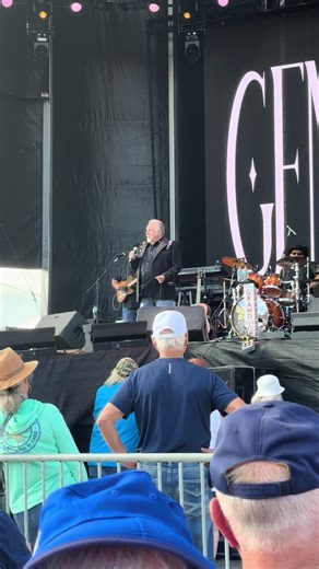 Gene Watson Performs at the Strawberry Festival