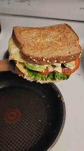 POV: simple food can be the best food 🙌 Breakfast sandwich lovers—this one’s for you 🥪💛 #MustTry #SoGood #BreakfastGoals #FoodHack #EasyAndDelicious #ChefMode #KitchenVibes #Crunchy #Fluffy #Satisfying #MorningRoutine #SnackTime #DinnerIdeas #ComfortFood #foodtrends | Healthylifestyle