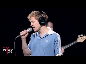 Perfume Genius - "No Front Teeth" (Live at WFUV)