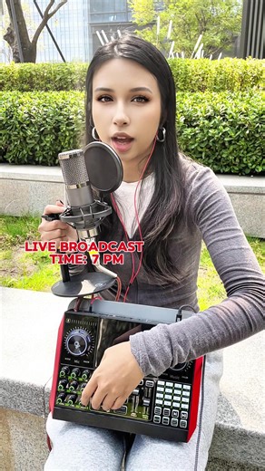 The Tenlamp G10 is a professional live streaming sound card. #Tenlamps#newyearnewme #TikTokShopJumpstartSale