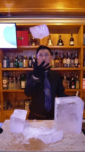 Why you should BURN cinnamon for your next drink... 🔥 #cocktail #bar#shorts