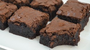 Simple Way Of Making The Perfect Fudgy Brownie | Savor Easy