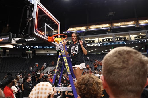 Jordan Lee embraces the grind, on and off court