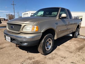 2000 Ford F150 XLT 4x4 Extended Cab 4 Door Pickup | Transportation