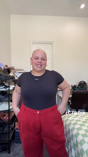 Replying to @introvert_mom if you WANT to hide your belly, that’s valid! if you don’t, also valid! 🫶🏼 #baldiechi #apronbelly #apronbellystyle #plussizefashion #plussizepants #findingpantsthatfit #fallpants #falloutfits #plussizefallfashion #pantshack #bigbudpress