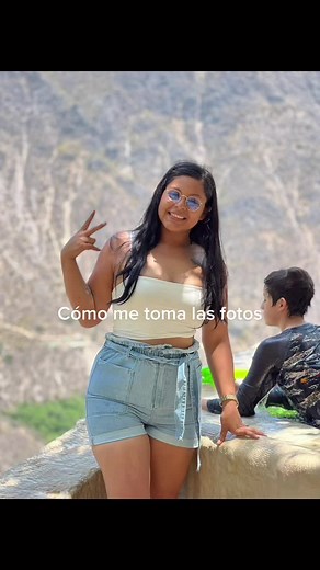Flor de Campo: La Influencer que Cautiva con su Estilo Único