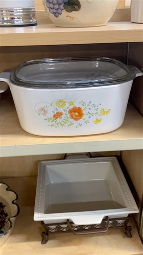 Would you cook with it or just display it? 👀 #corningware #VintageKitchen #vintagekitchenware | Smiley finds