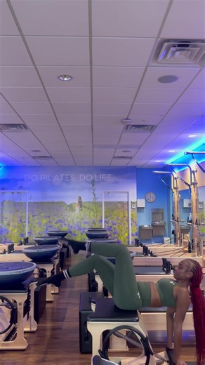 Core work on the chair is probably one of my favorites. Let’s move, flow, & grow stronger together ✨ Save Try 🌷 Use code “NELLE” for 15% off @bfloprofit ❤️‍🔥❤️‍🔥 • • • • • #pilates #pilatesinstructor #chairpilates #reelsinstagram explore