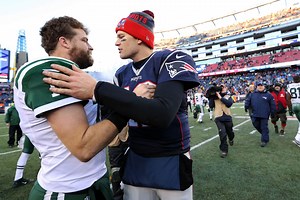 "He and MJ are definitely psychopaths" - Redditors react to Ryan Fitzpatrick's revelation of Brady snubbing his handshake