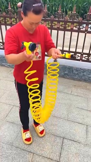 Meet the Flexible Self-Coiling Water Hose with 7 adjustable spray modes to handle everything from gentle garden misting to powerful car washes. Perfect for gardens, patios, boats, cars, and even pets – it’s the last hose you’ll ever need! ✨ | Risewinlife | Facebook