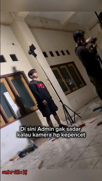 SHOOTING INTERRUPTED BY A FIGURE PEEKING THROUGH THE WINDOW 😱😱#shorts #viral #horror #creepy #spi...