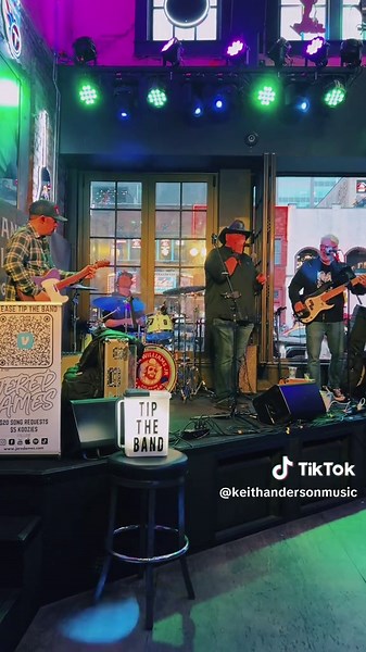 When one of my band guys is playing on Broadway and someone requests “Pickin’ Wildflowers” I had just had to jump up with him. #pickinwildflowers #keithanderson #keithandersonmusic #nashville #nashvilletn #broadway