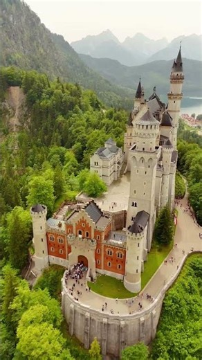 🏰 Neuschwanstein Castle: Germany’s Fairytale Icon
